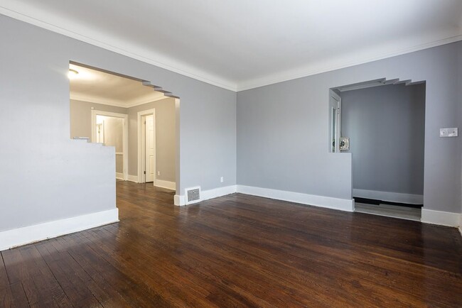 Building Photo - 15051 Wildemere St