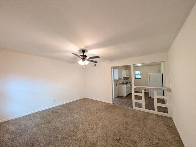 Building Photo - 573 Evergreen Terrace