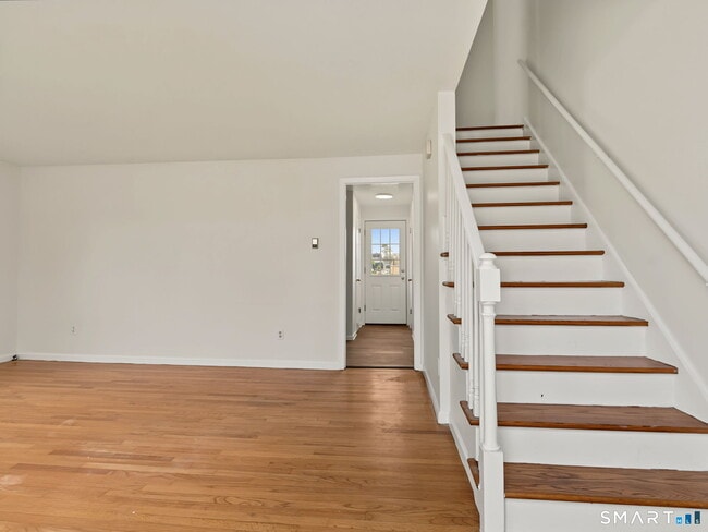Building Photo - 108 Kenwood Ave