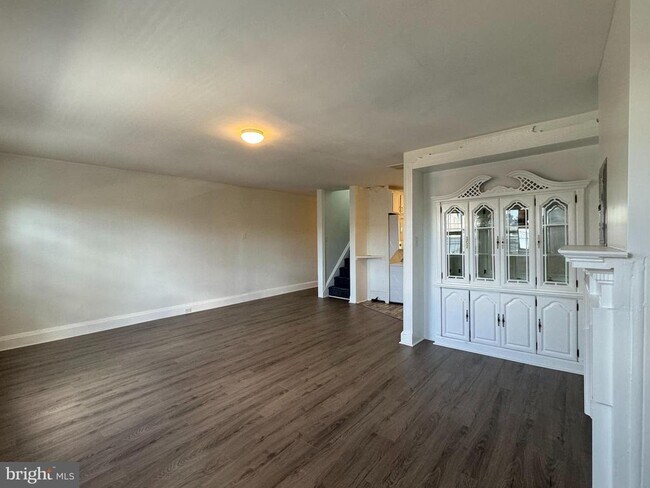 Building Photo - 4645 UMBRIA St