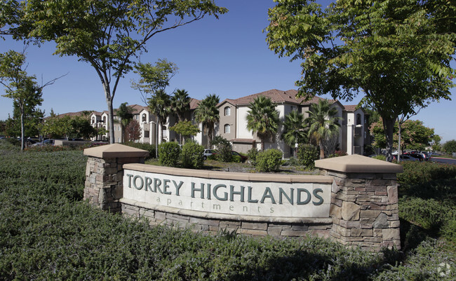 Foto del edificio - Torrey Highland Apartments