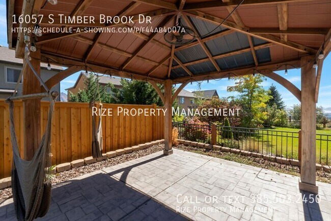 Foto del edificio - 16057 Timber Brook Dr E