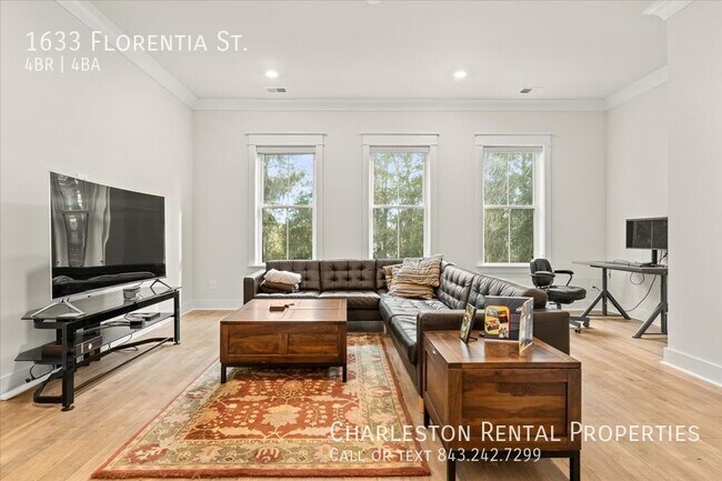 Photo - 1633 Florentia St Townhome