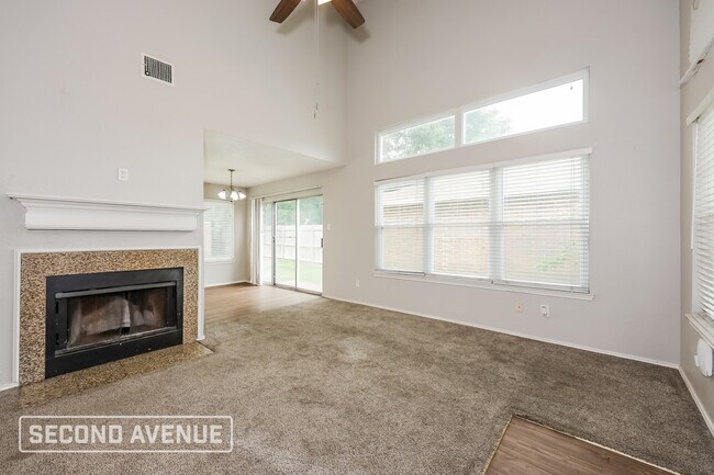 Building Photo - 6738 Silver Sage Dr