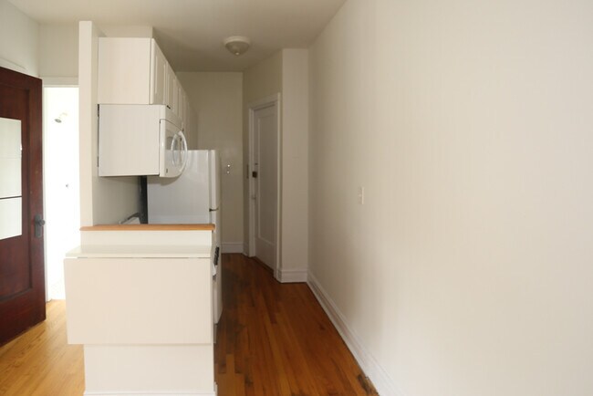 Foto del edificio - 1243 W Byron St