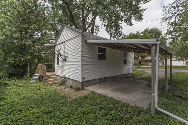 Building Photo - 1 Bedroom 1 Bath Home