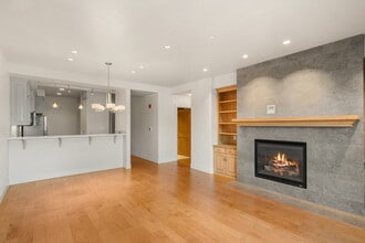 Building Photo - 175 Lithia Way