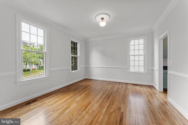 Building Photo - 116 Desales Dr