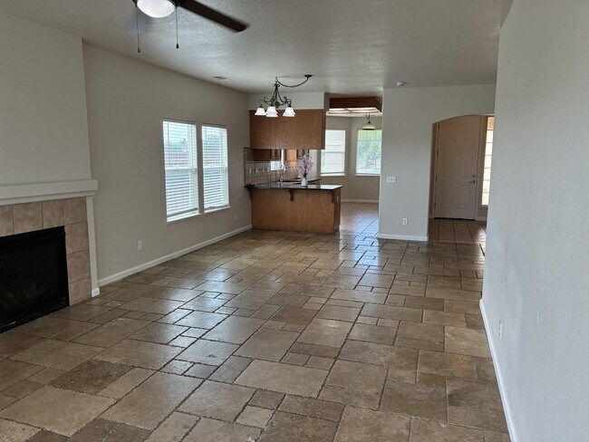 Foto del edificio - 3197 Dinkey Creek Ave