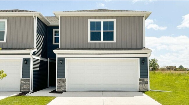 Foto del edificio - Move In Special - One month Free!! Brand N...