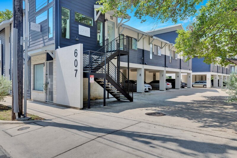 Primary Photo - 607 W St Johns Ave