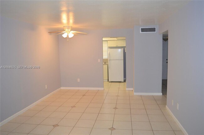 Foto del edificio - 1370 NE 119th St