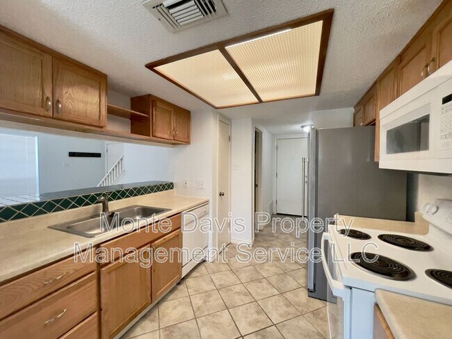 Building Photo - 2630 Alcott Ln