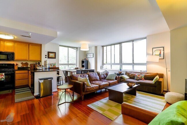 Building Photo - 355 I St SW