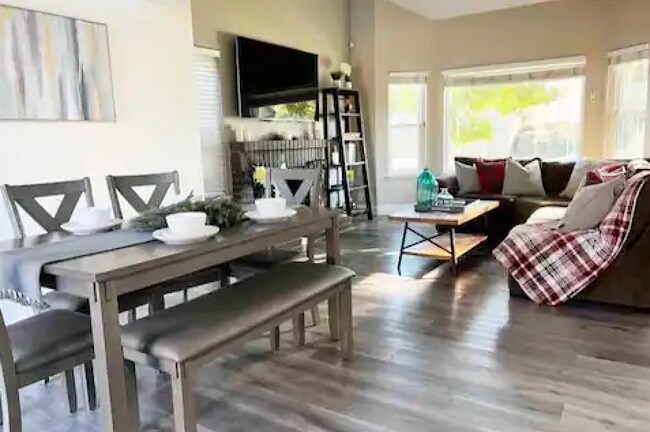 Building Photo - 4109 Sequoia Dr