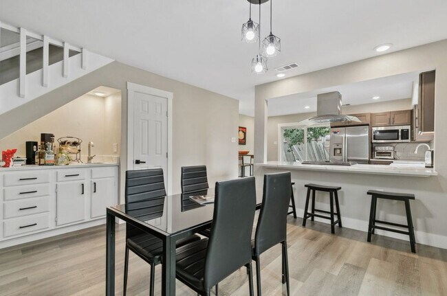 Foto del edificio - 3209 Cutler Pl