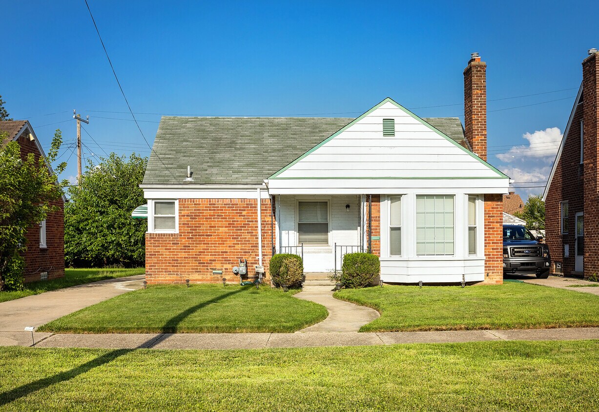 Primary Photo - 9238 Artesian St