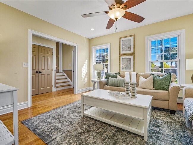 Foto del edificio - 217 Huntington Rd