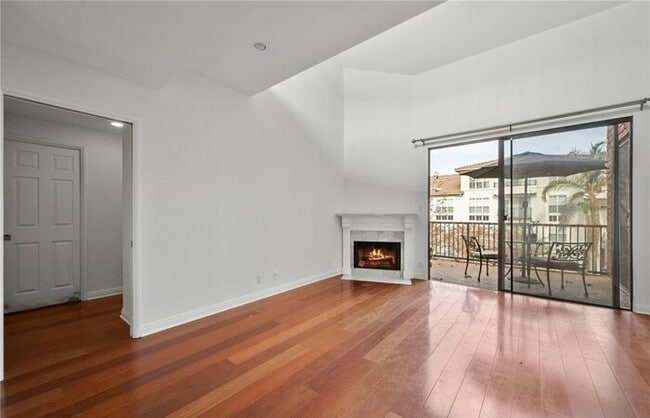 Building Photo - 330 Cordova St