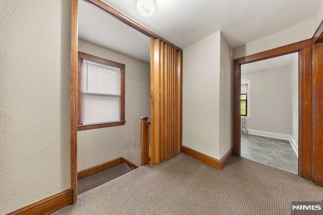 Building Photo - 415 Lincoln Ave