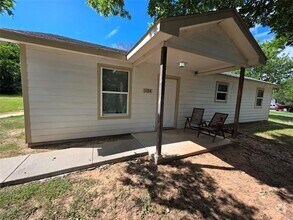Building Photo - 1124 Comanche Cove Dr