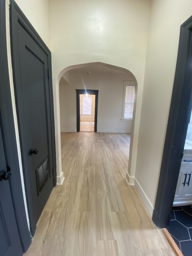 Building Photo - 2209 Shenandoah Ave