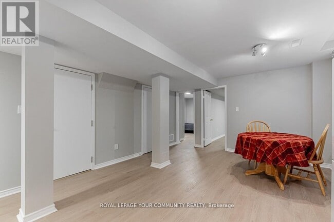 Building Photo - 35 Cedarhurst Dr