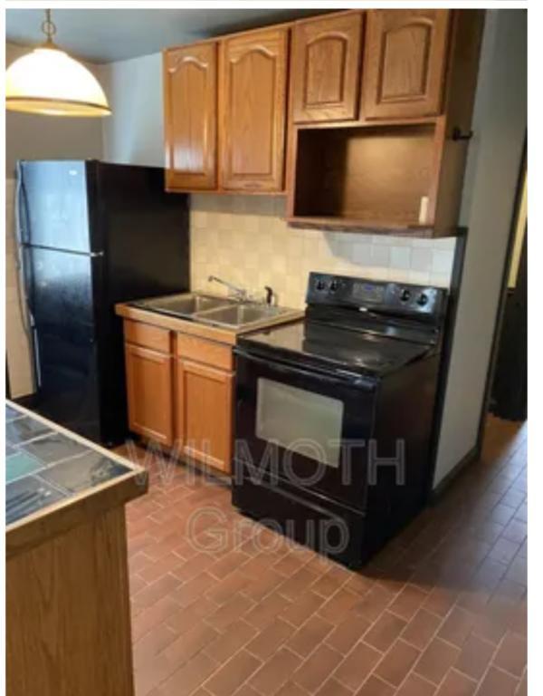 Foto del edificio - 4006 E 10th St