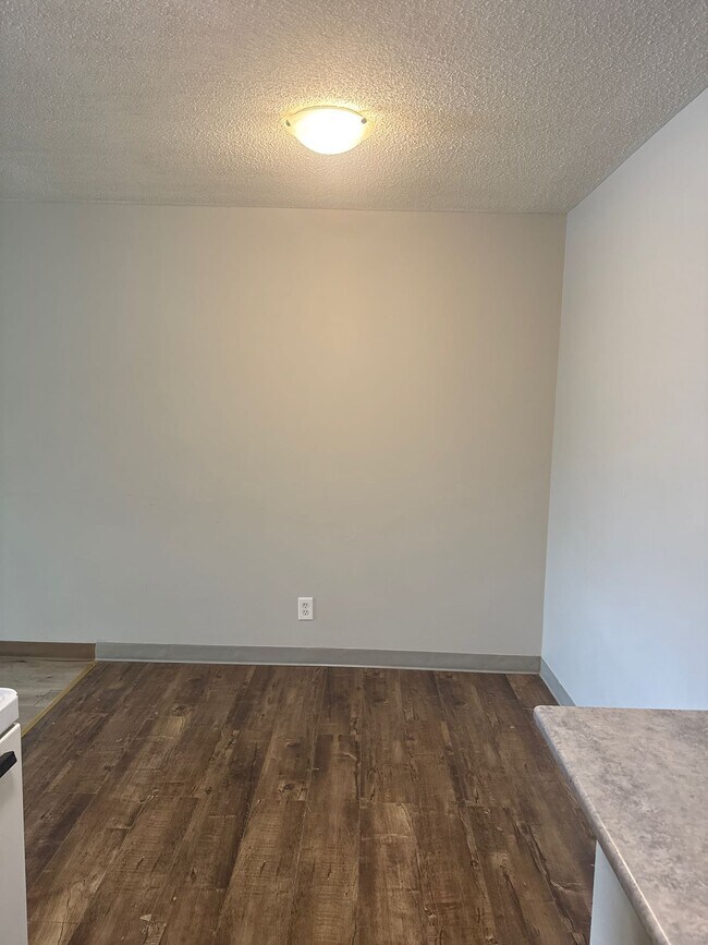 Photo du bâtiment - 1 Bed 1 Bath Unit in Edmonton, AB