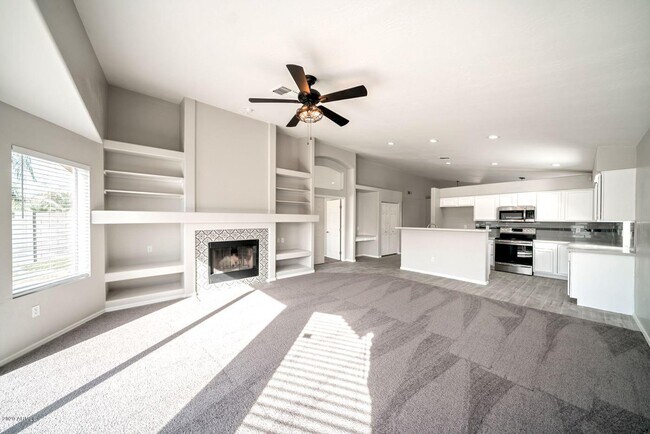 Foto del edificio - 1213 W Glenmere Dr