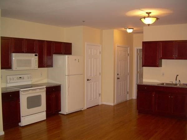 Building Photo - 212 Atwells Ave