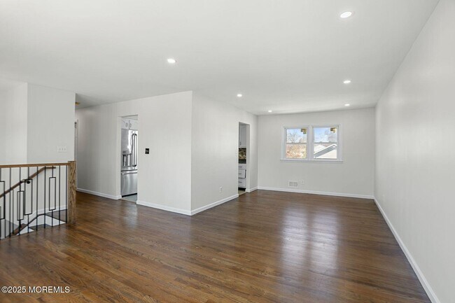 Building Photo - 546 George Rd