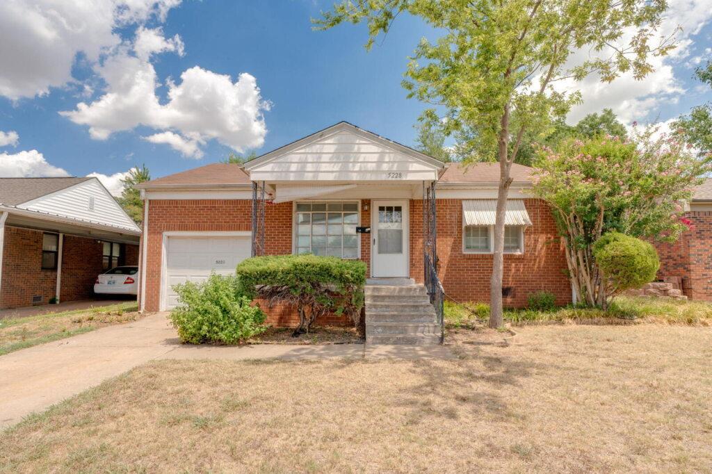 Primary Photo - 5228 N Hudson Ave