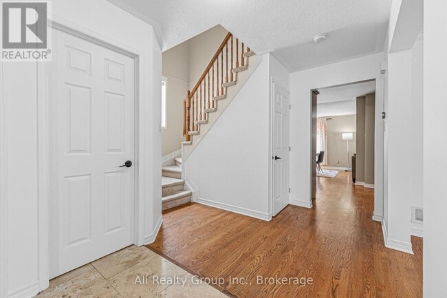 Building Photo - 132 Grenadier Way