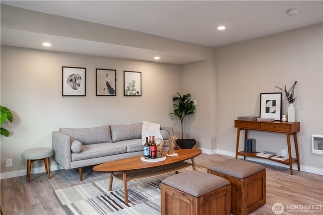 Building Photo - North Seattle - Pinehurst Updated 3 Bedroom 2 Bath Rambler