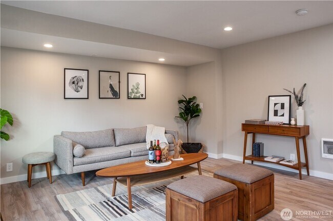 Foto del edificio - North Seattle - Pinehurst Updated 3 Bedroom 2 Bath Rambler