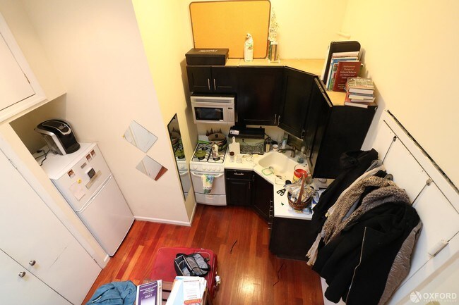 Building Photo - 73 West 71st Street