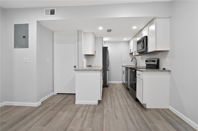Foto del edificio - 3549 Old Chamblee Tucker Rd