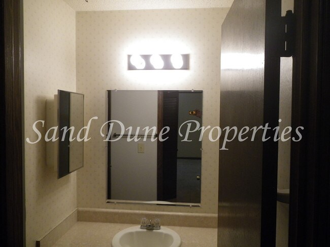 Building Photo - 1614 Greenbriar Pkwy, Unit 3, Gulf Breeze
