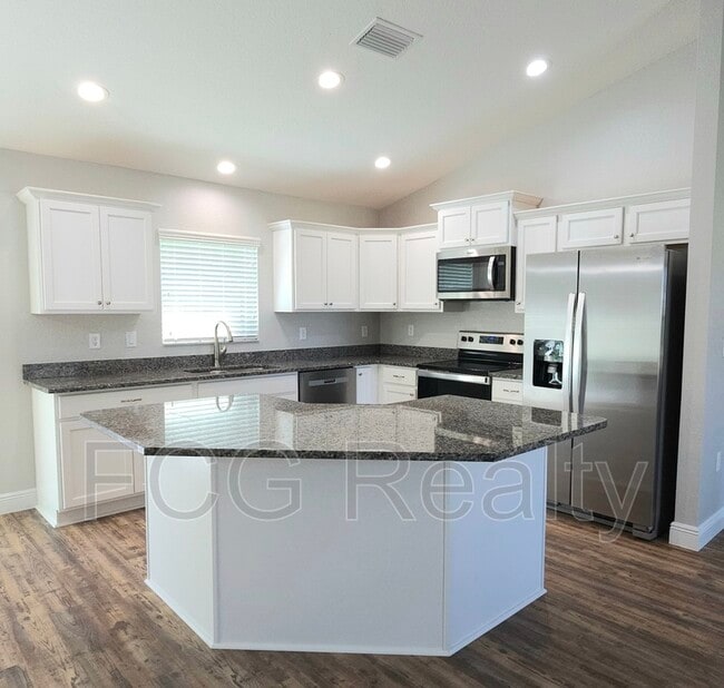 Building Photo - 13253 SW 41st Ct