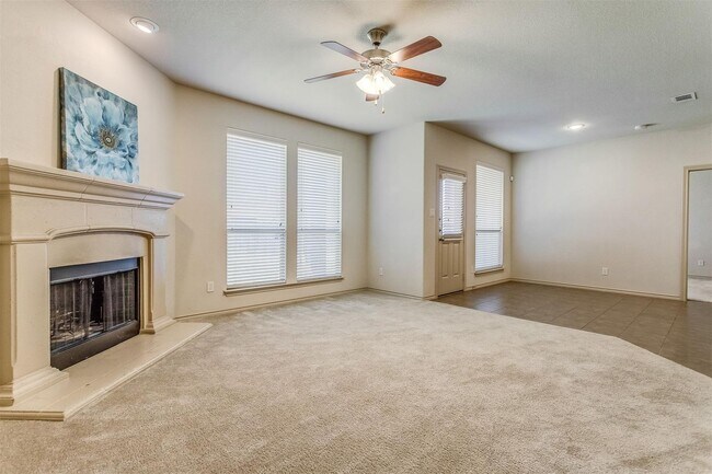 Foto del edificio - Great 3 Bdrm 2 Bath Home w Study in Argyle Tx