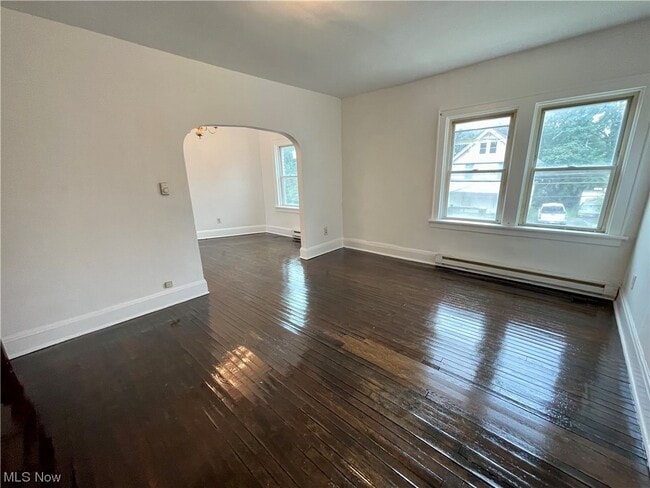 Building Photo - 817 Johnston St