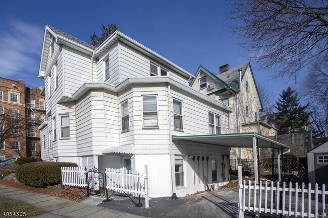 Building Photo - 173 Ashland Ave