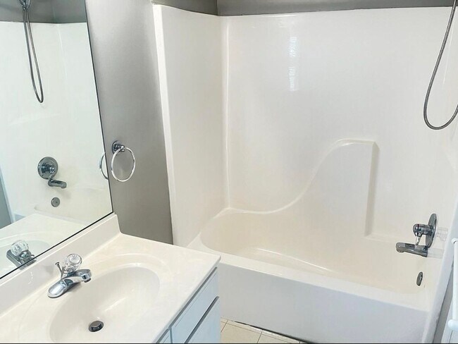 Foto del edificio - Beautiful two story home in the Ashbrook C...