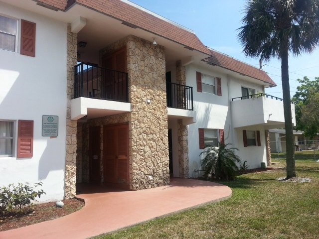 Photo - 206 SW 1 Street Unit J-4 House