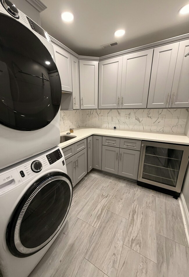 Photo - 6258 Cloverdale Dr Townhome