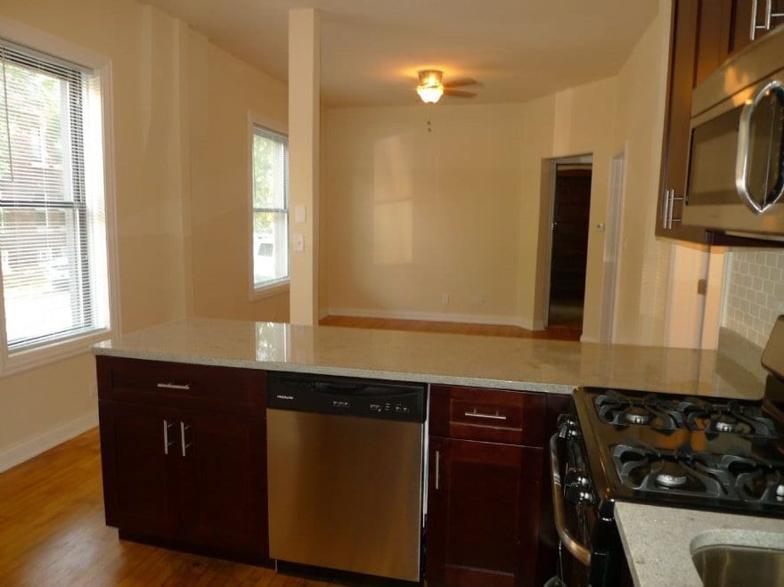 Foto principal - 1645 W Waveland Ave