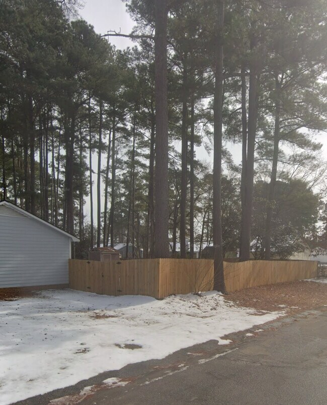 Foto del edificio - 9400 Gooden Dr