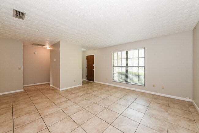 Building Photo - 7279 Sharbeth Dr S