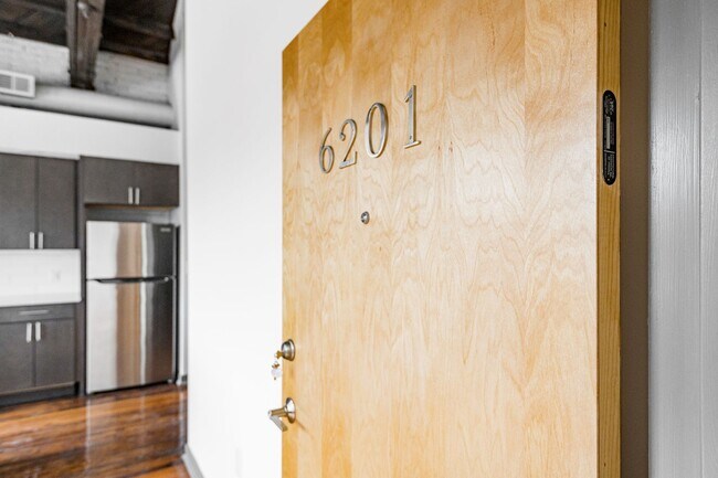 Photo - Vaulted ceilings Apartment